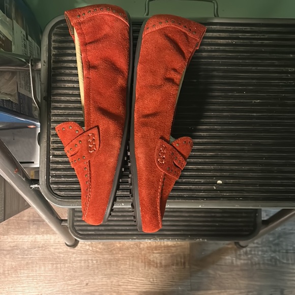 Brand new in box Aerosoles never worn - Rust/orange suede flats 9 med. - Picture 3 of 13